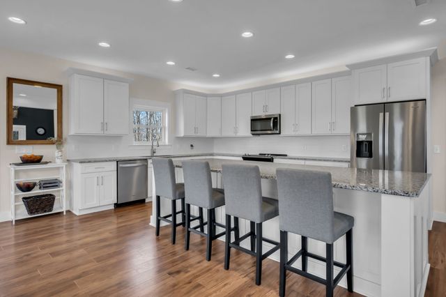 1658 Apache Trl, Pegram, TN 37143