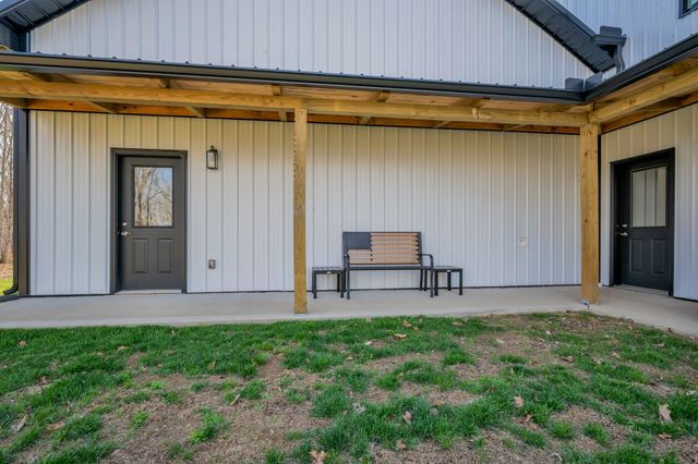 1658 Apache Trl, Pegram, TN 37143