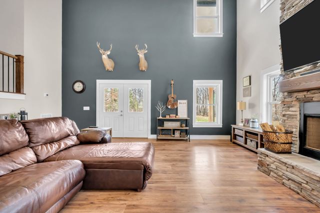 1658 Apache Trl, Pegram, TN 37143