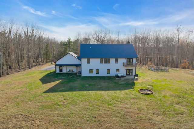 1658 Apache Trl, Pegram, TN 37143