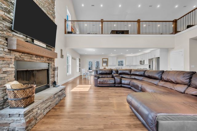 1658 Apache Trl, Pegram, TN 37143