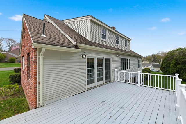 7 Brewster Rd, West Springfield, MA 01089