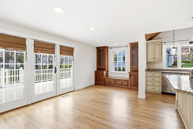 7 Brewster Rd, West Springfield, MA 01089