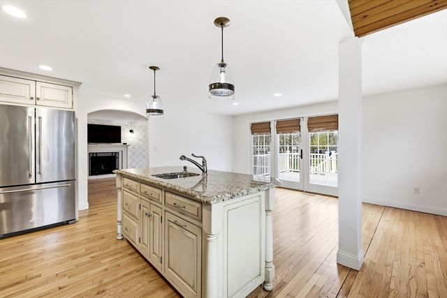 7 Brewster Rd, West Springfield, MA 01089