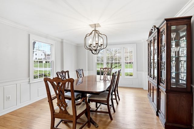 7 Brewster Rd, West Springfield, MA 01089