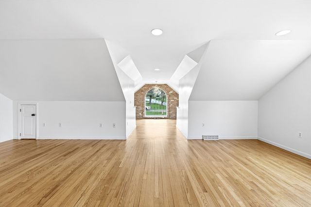 7 Brewster Rd, West Springfield, MA 01089