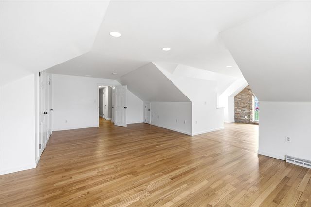 7 Brewster Rd, West Springfield, MA 01089