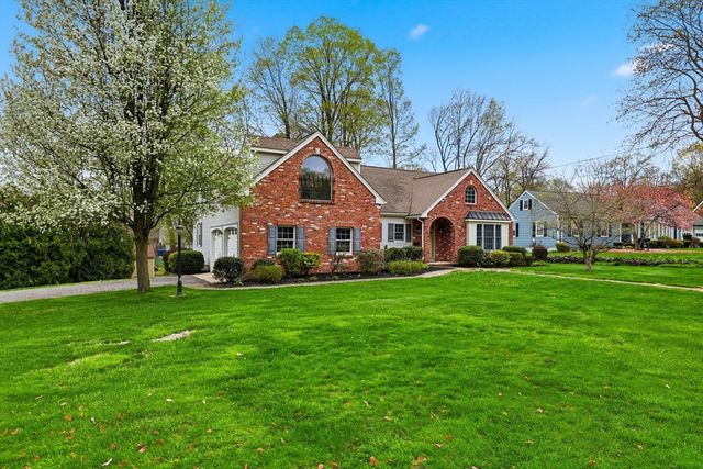7 Brewster Rd, West Springfield, MA 01089