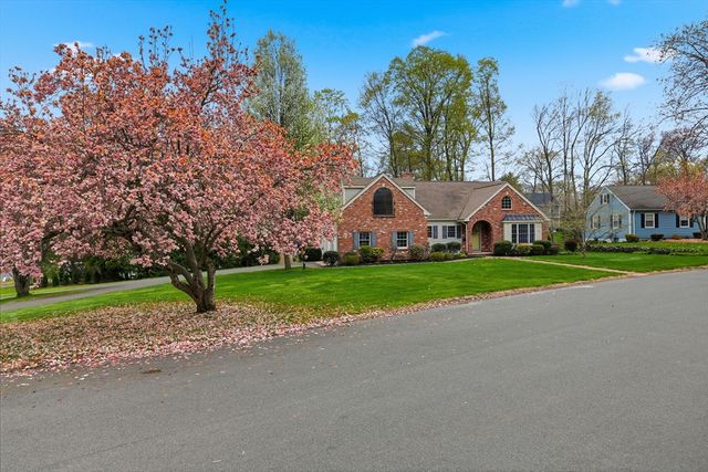 7 Brewster Rd, West Springfield, MA 01089