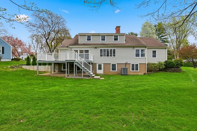 7 Brewster Rd, West Springfield, MA 01089