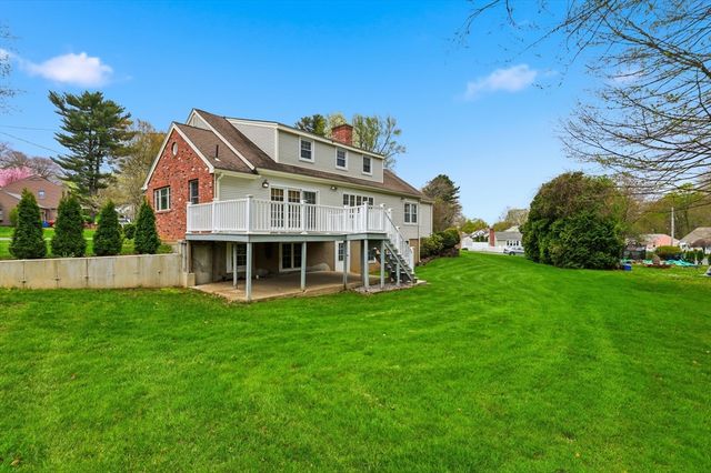7 Brewster Rd, West Springfield, MA 01089