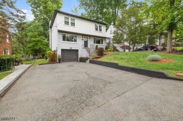 11 Nottingham Rd, West Orange Twp., NJ 07052