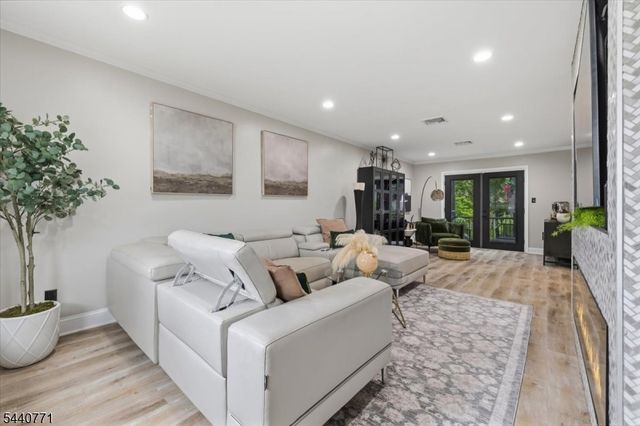 11 Nottingham Rd, West Orange Twp., NJ 07052