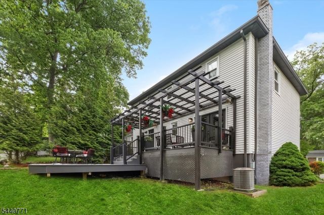 11 Nottingham Rd, West Orange Twp., NJ 07052