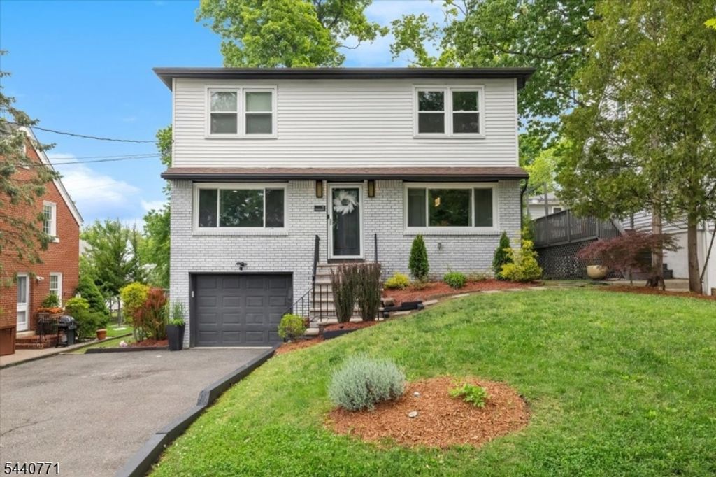11 Nottingham Rd, West Orange Twp., NJ 07052