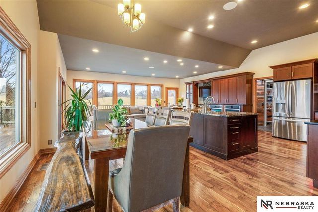 10955 N 58th Plaza, Omaha, NE 68152