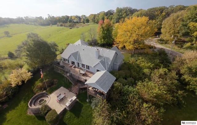 10955 N 58th Plaza, Omaha, NE 68152