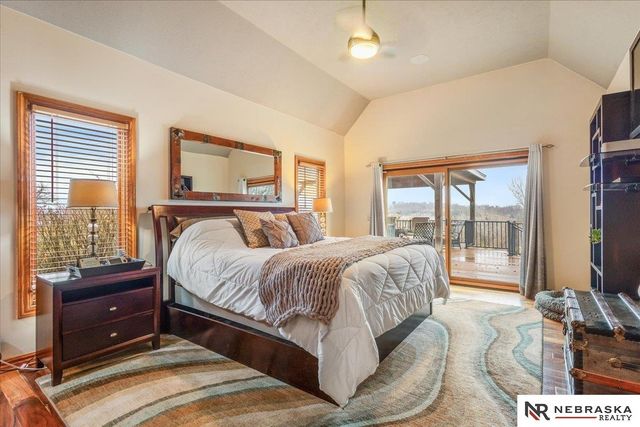 10955 N 58th Plaza, Omaha, NE 68152