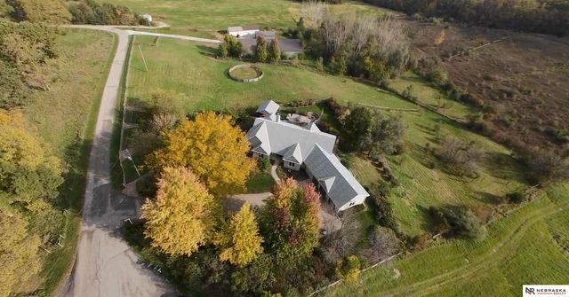 10955 N 58th Plaza, Omaha, NE 68152