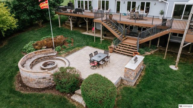 10955 N 58th Plaza, Omaha, NE 68152