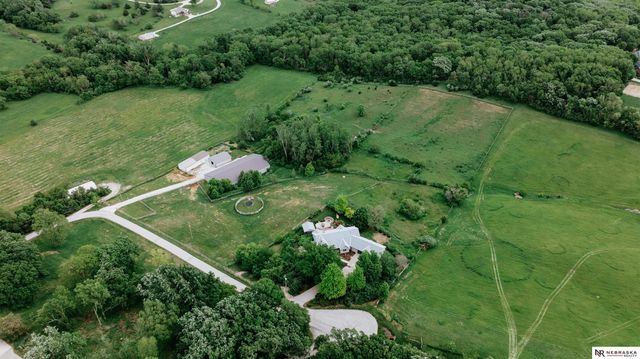 10955 N 58th Plaza, Omaha, NE 68152