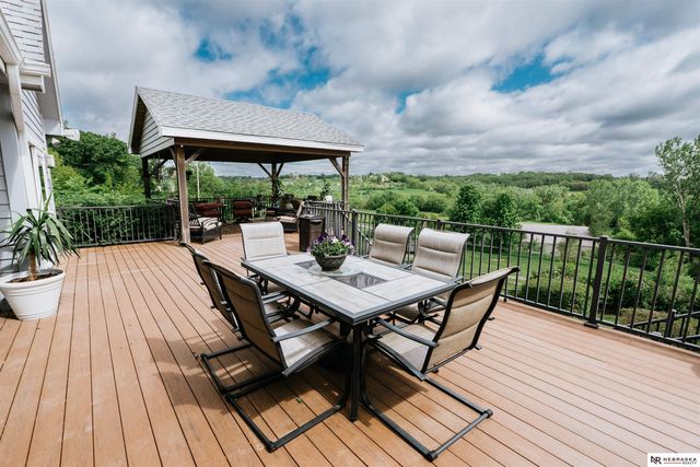 10955 N 58th Plaza, Omaha, NE 68152