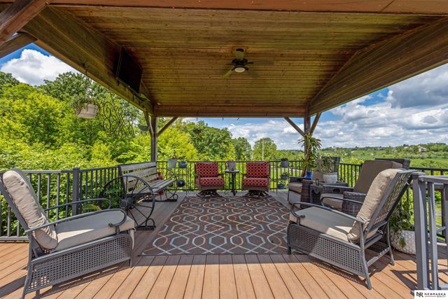 10955 N 58th Plaza, Omaha, NE 68152