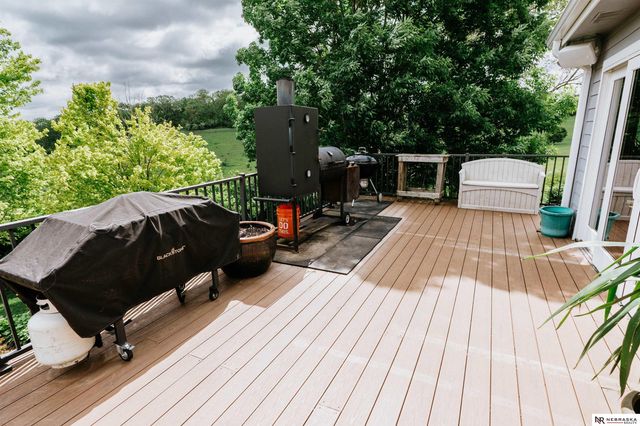 10955 N 58th Plaza, Omaha, NE 68152