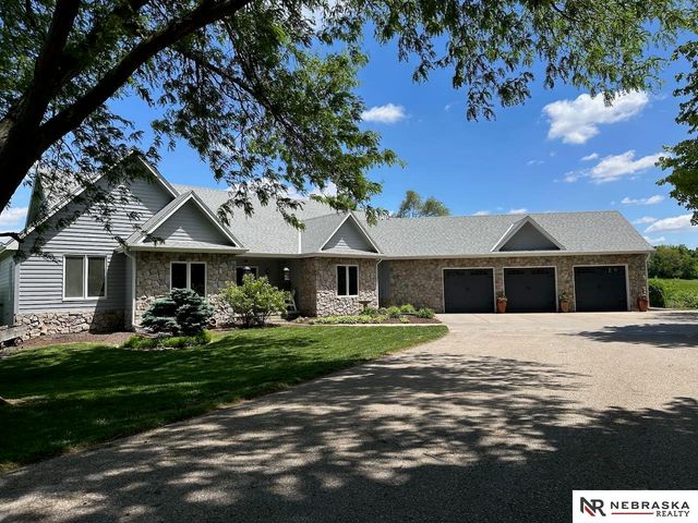 10955 N 58th Plaza, Omaha, NE 68152