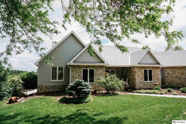 10955 N 58th Plaza, Omaha, NE 68152