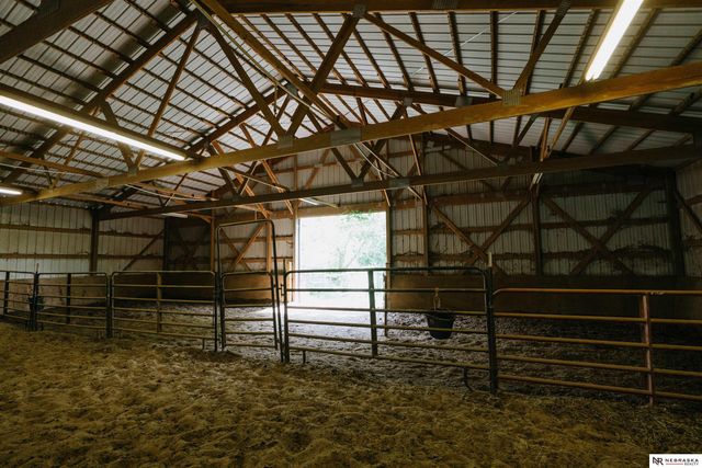 10955 N 58th Plaza, Omaha, NE 68152