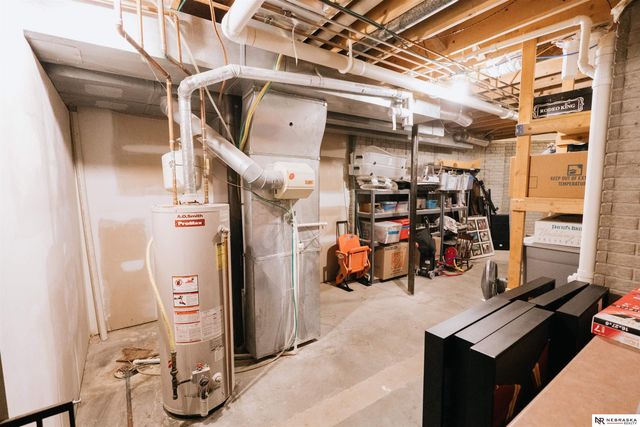 10955 N 58th Plaza, Omaha, NE 68152