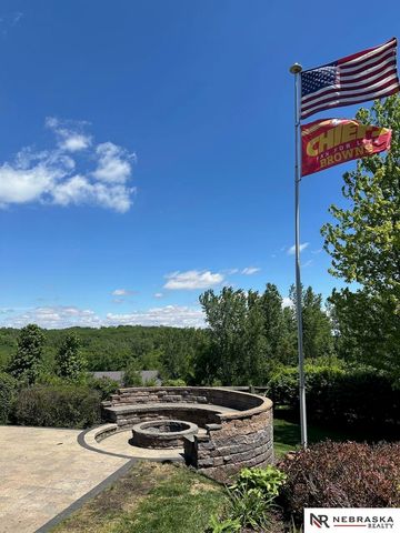 10955 N 58th Plaza, Omaha, NE 68152