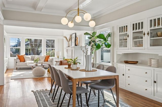 382 382 50Th St, Oakland, CA 94609