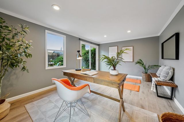 382 382 50Th St, Oakland, CA 94609