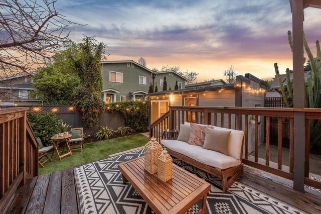 382 382 50Th St, Oakland, CA 94609