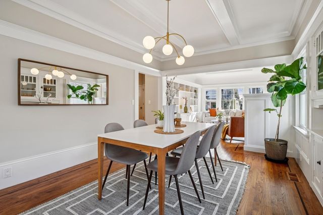 382 382 50Th St, Oakland, CA 94609