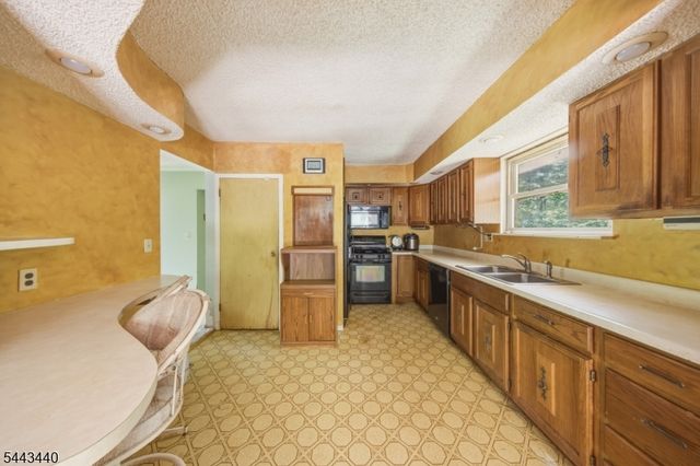 344 Union Ave, Bloomingdale Boro, NJ 07403