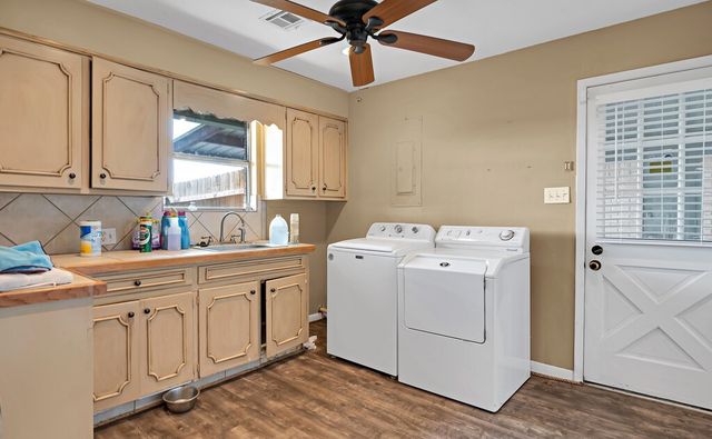 596 Saffle Road, Robinson, TX 76706