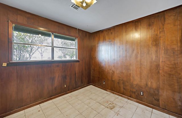 596 Saffle Road, Robinson, TX 76706