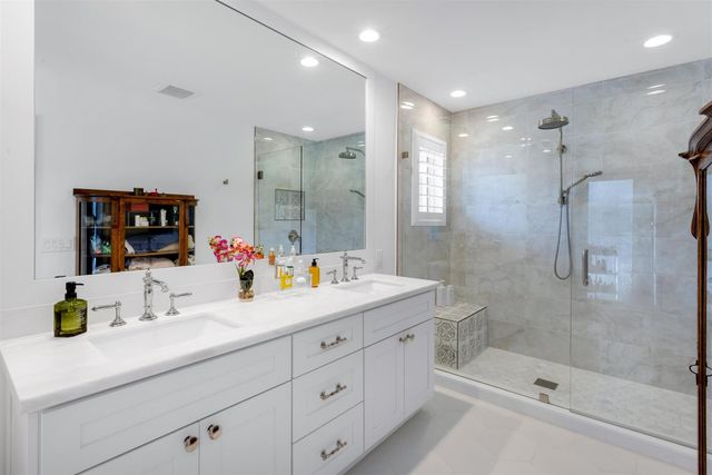 2720 Cardinal Circle, Gulf Stream, FL 33483