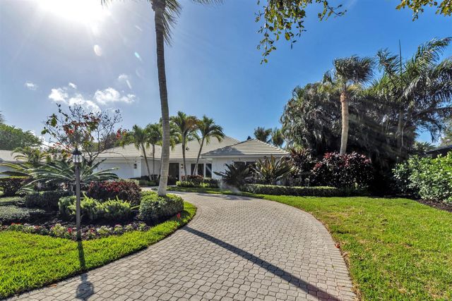 2720 Cardinal Circle, Gulf Stream, FL 33483