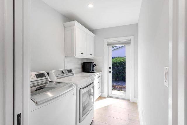 2720 Cardinal Circle, Gulf Stream, FL 33483