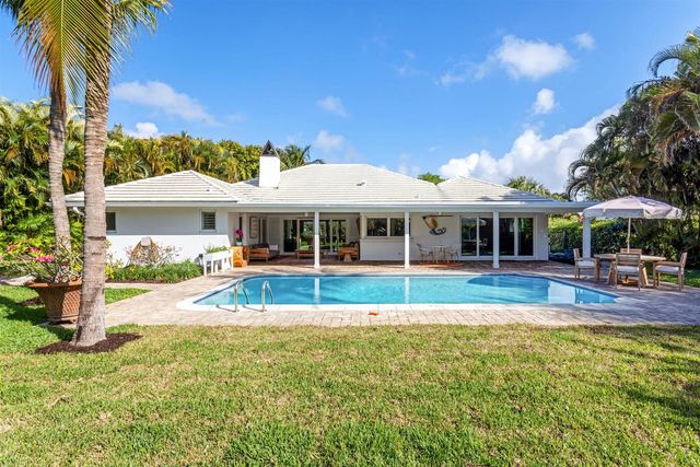 2720 Cardinal Circle, Gulf Stream, FL 33483