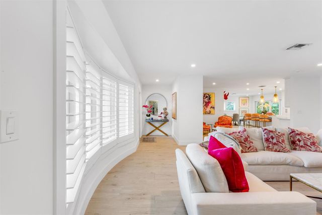 2720 Cardinal Circle, Gulf Stream, FL 33483