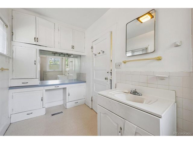 3691 S Grant St, Englewood, CO 80113