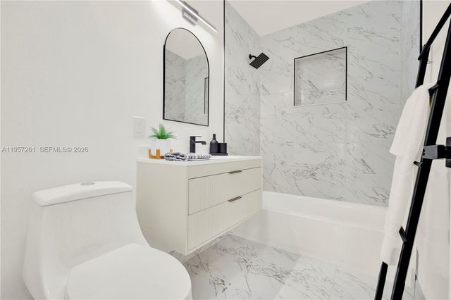 51 NE 56th Ct, Oakland Park, FL 33334