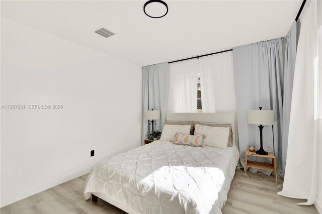 51 NE 56th Ct, Oakland Park, FL 33334