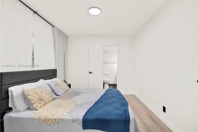 51 NE 56th Ct, Oakland Park, FL 33334