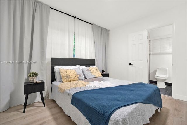 51 NE 56th Ct, Oakland Park, FL 33334